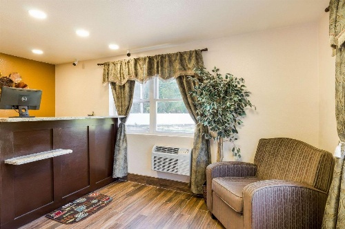 Rodeway Inn Middleboro-Plymouth image 3